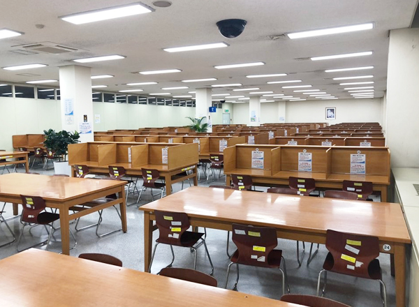 제1열람실 전경사진