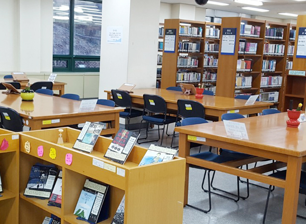 제2문헌정보실 전경사진